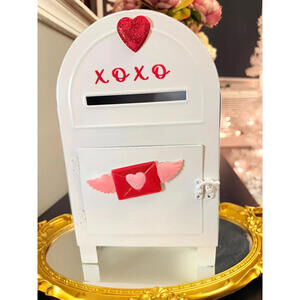 White Valentine Mailbox Decor XOXO Love Notes Holder NWT